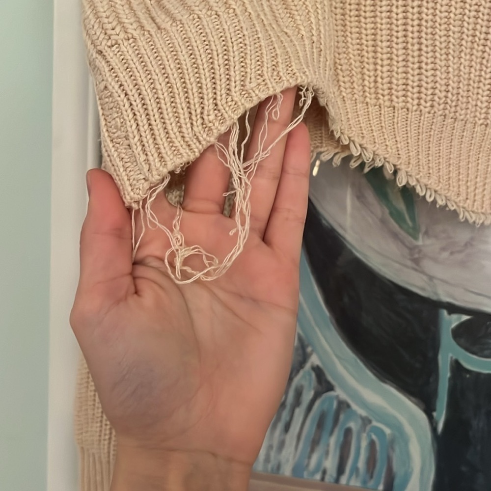 Cropped Sweater - Picture 6 of 7